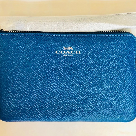 COACH Corner Zip Wrist, Atlantic - Picture 8 of 8